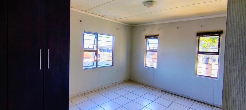 2 Bedroom Property for Sale in Pacaltsdorp Western Cape